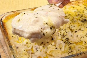 Batata Gratinada com Molho Branco Especial