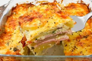 Lasanha de Batata com Presunto, Queijo e Molho Branco