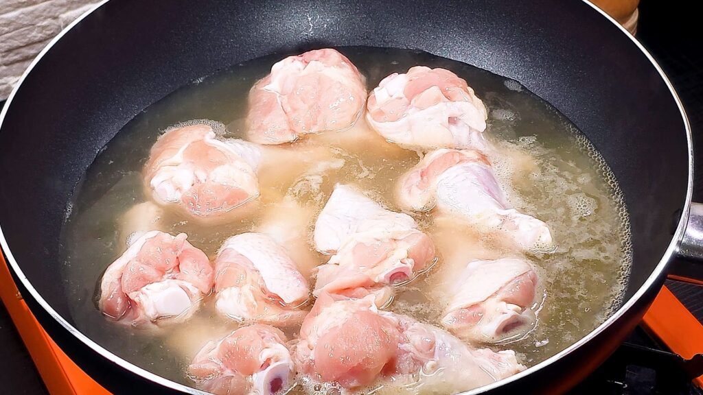 Boiled Chicken in Pineapple Juice: A One-Pot Flavor Explosion